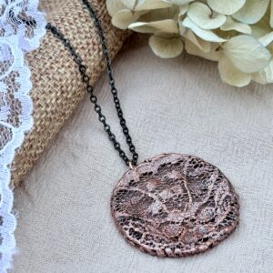 Náhrdelník - Rose gold krajka